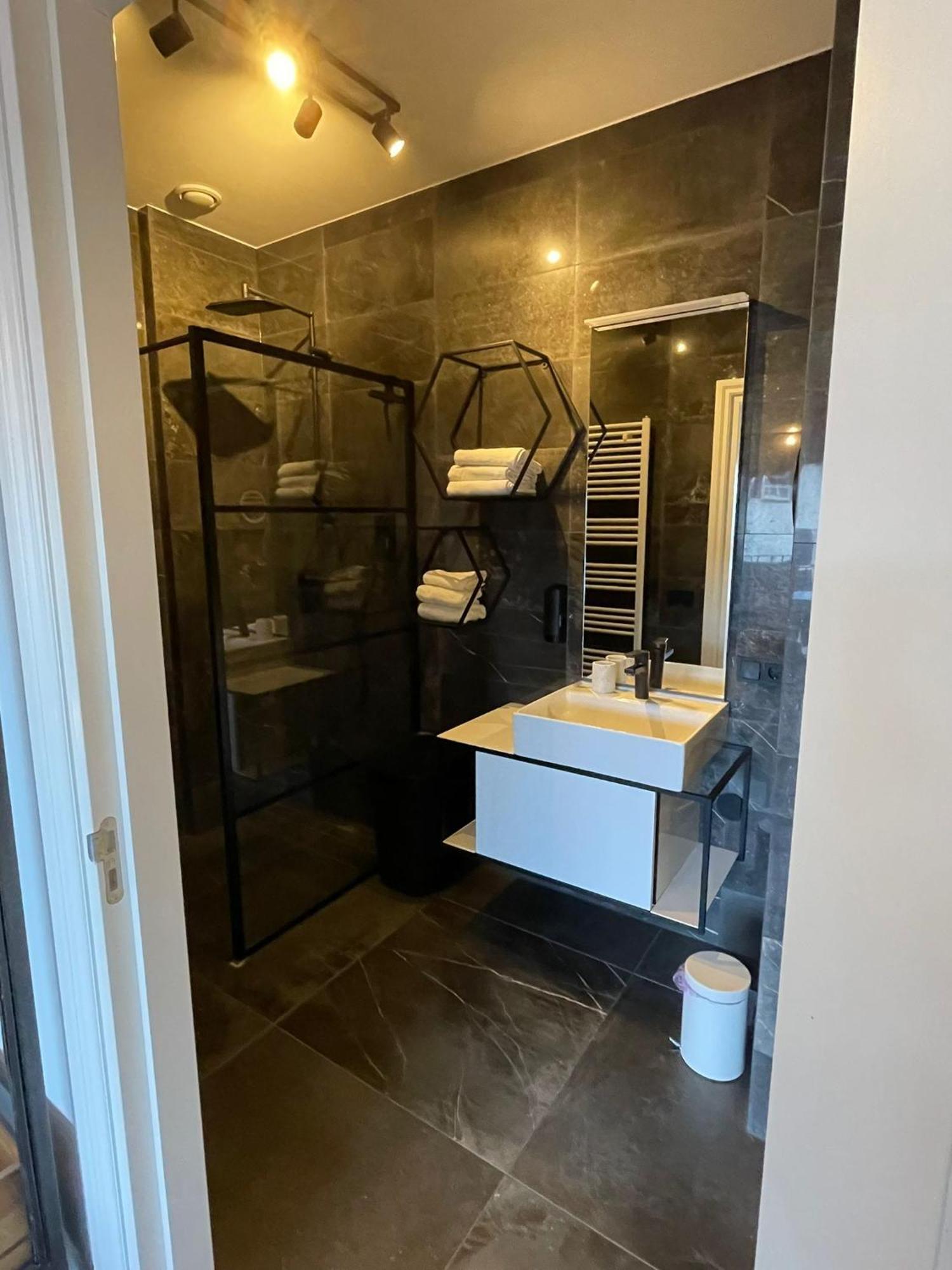 Grubbenvorst In De Witte Dame Hotel Bar Kitchen Apartments מראה חיצוני תמונה